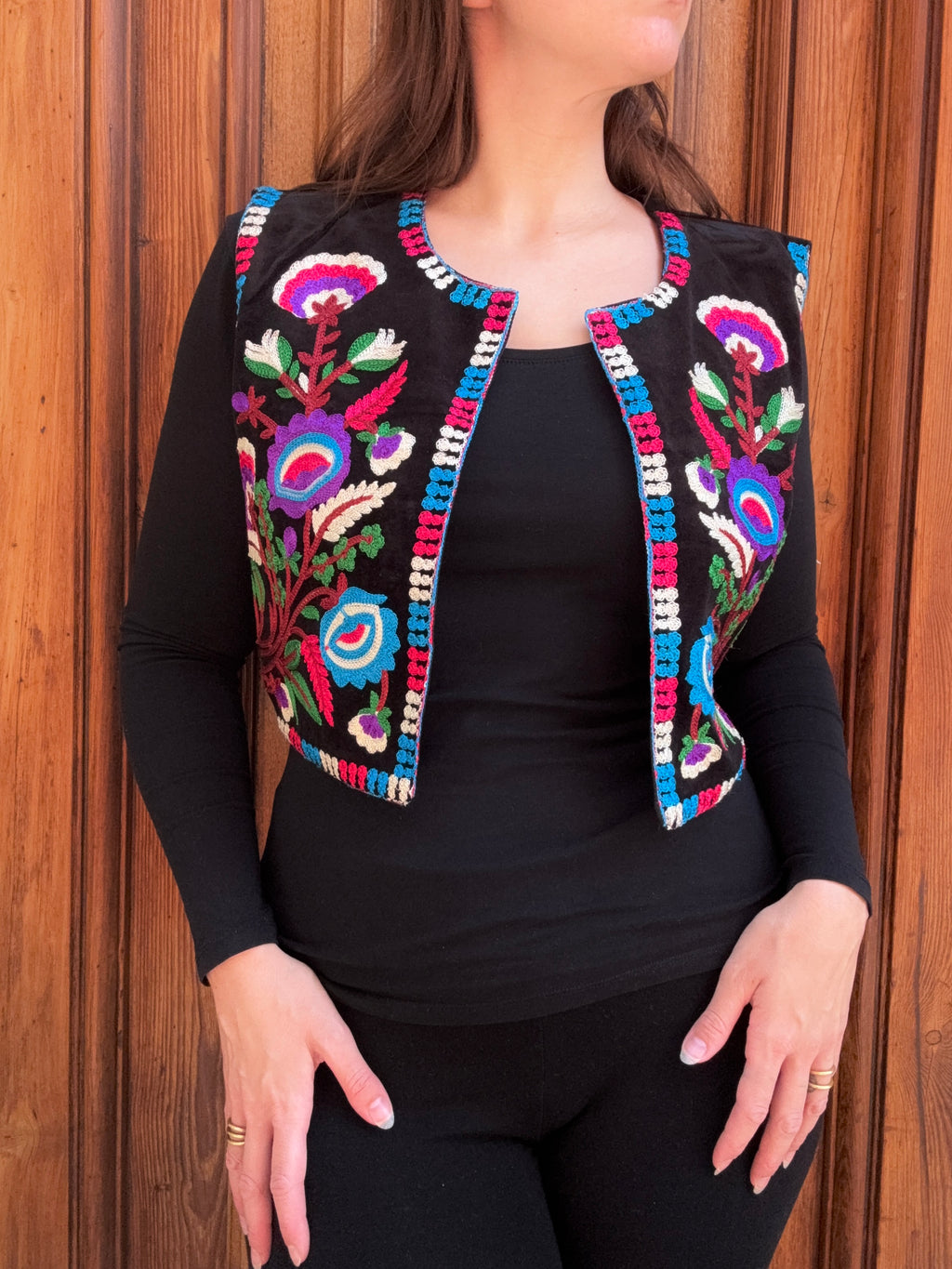 Chaleco velvet bordado Dhara