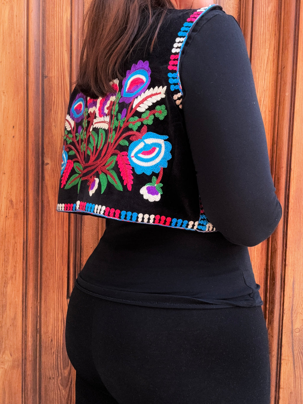 Chaleco velvet bordado Dhara