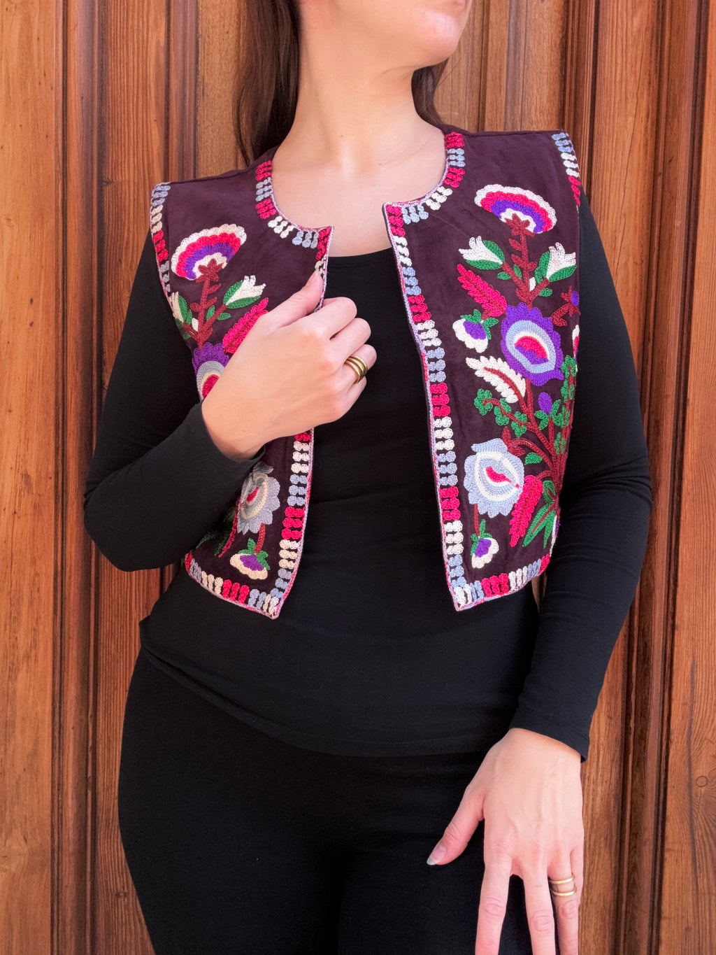 Chaleco velvet bordado Dhara