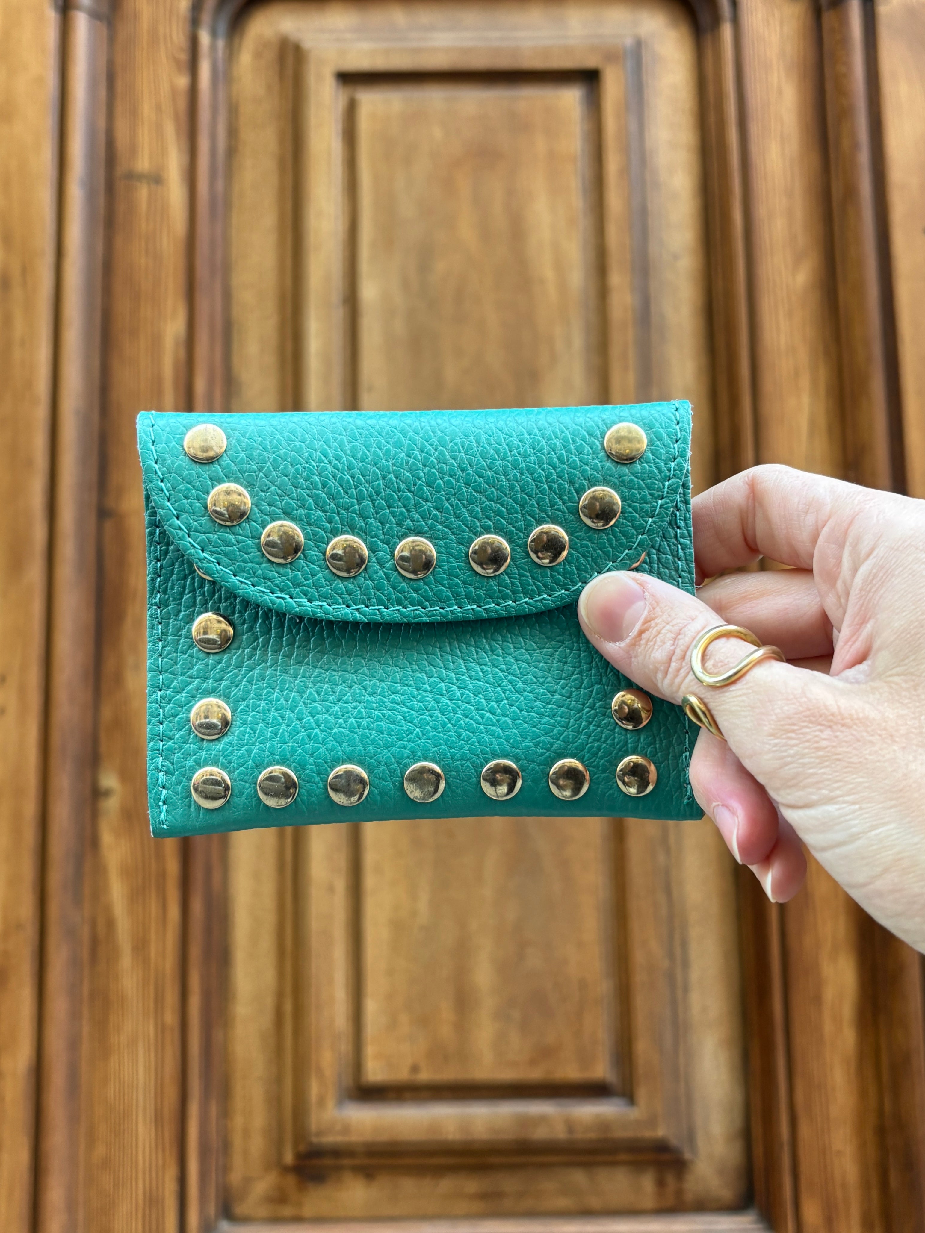 Monedero Piel con Tachuelas