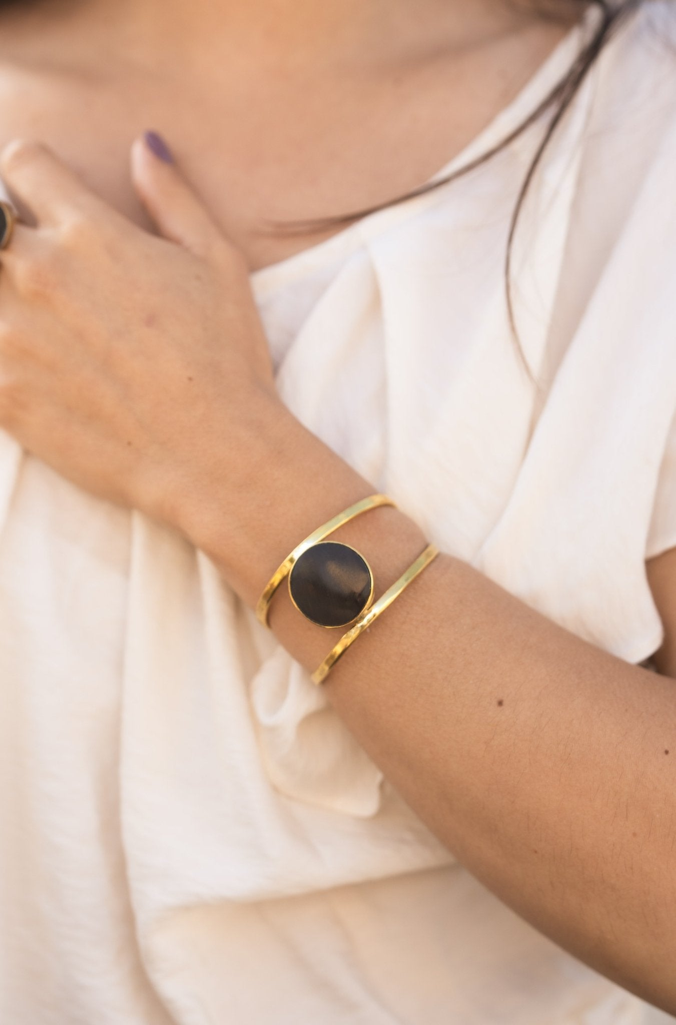 Brazalete Farida Negro - LamuBrand